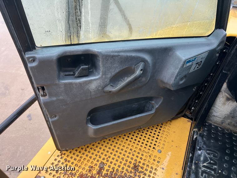 image for item DO8853 2011 Caterpillar 740B  haul truck