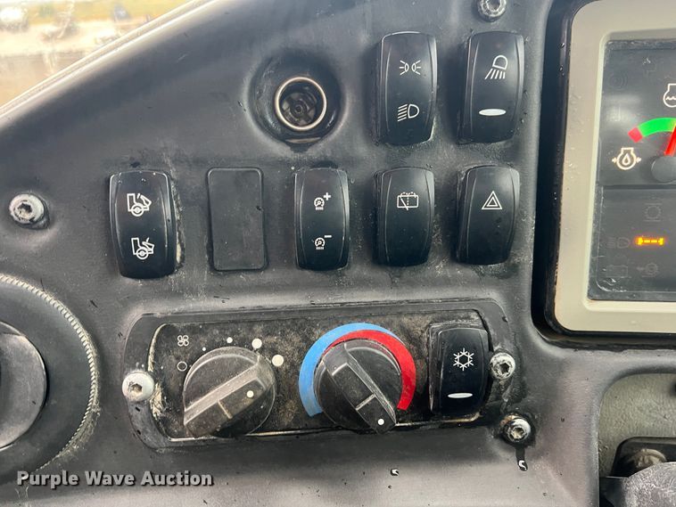 image for item DO8853 2011 Caterpillar 740B  haul truck