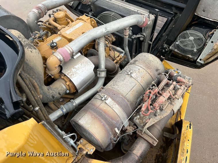 image for item DO8853 2011 Caterpillar 740B  haul truck