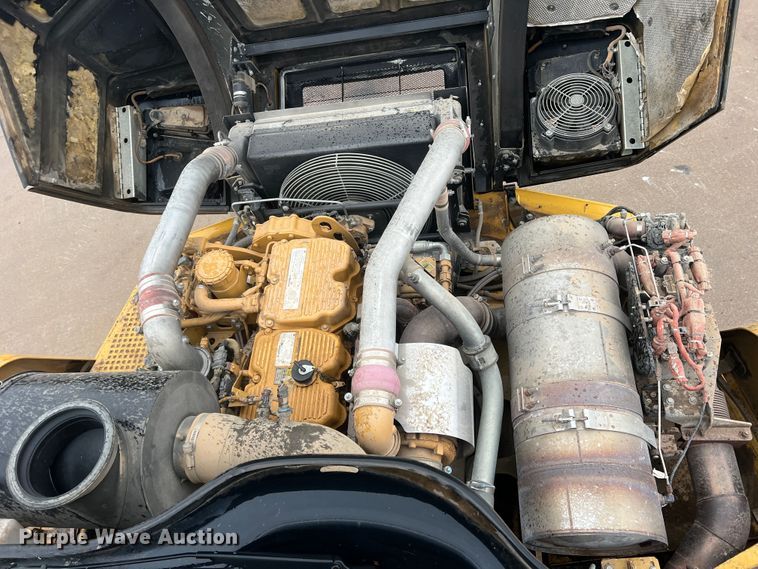 image for item DO8853 2011 Caterpillar 740B  haul truck