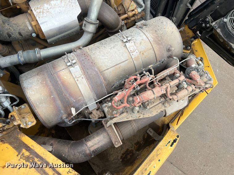 image for item DO8853 2011 Caterpillar 740B  haul truck