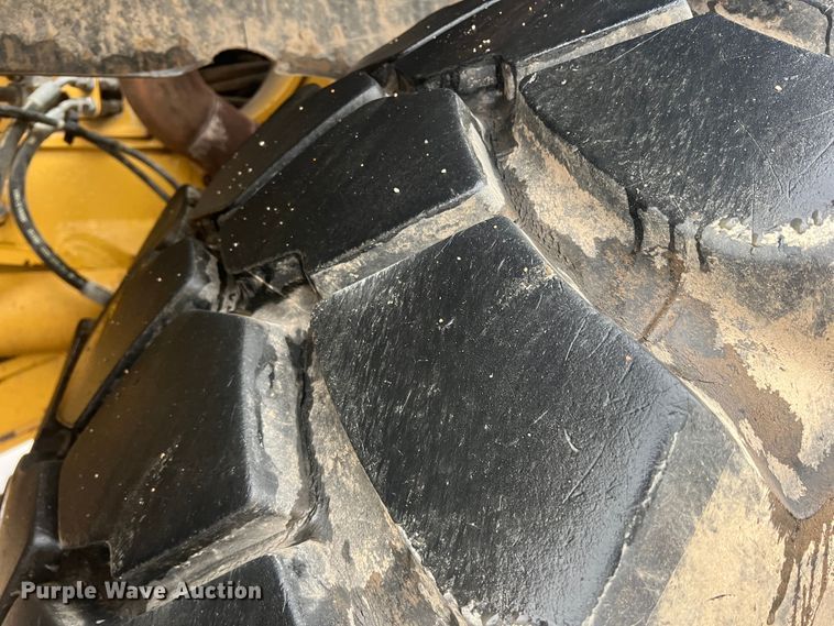 image for item DO8853 2011 Caterpillar 740B  haul truck