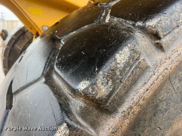 image for item DO8853 2011 Caterpillar 740B  haul truck