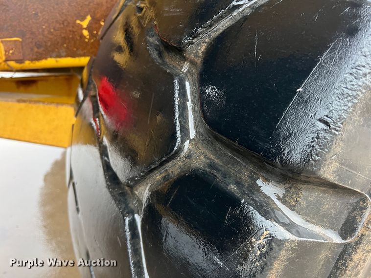 image for item DO8853 2011 Caterpillar 740B  haul truck