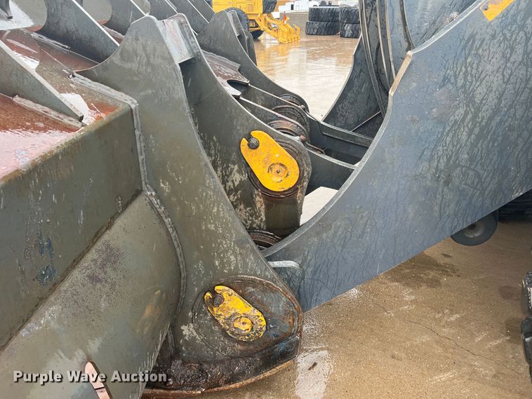 image for item DO8854 2020 John Deere 844L  wheel loader