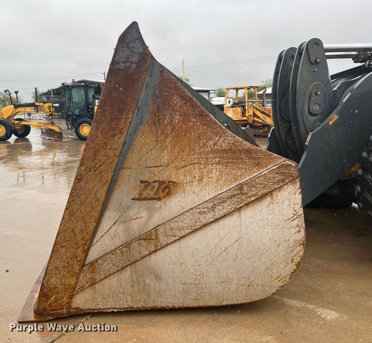 image for item DO8854 2020 John Deere 844L  wheel loader