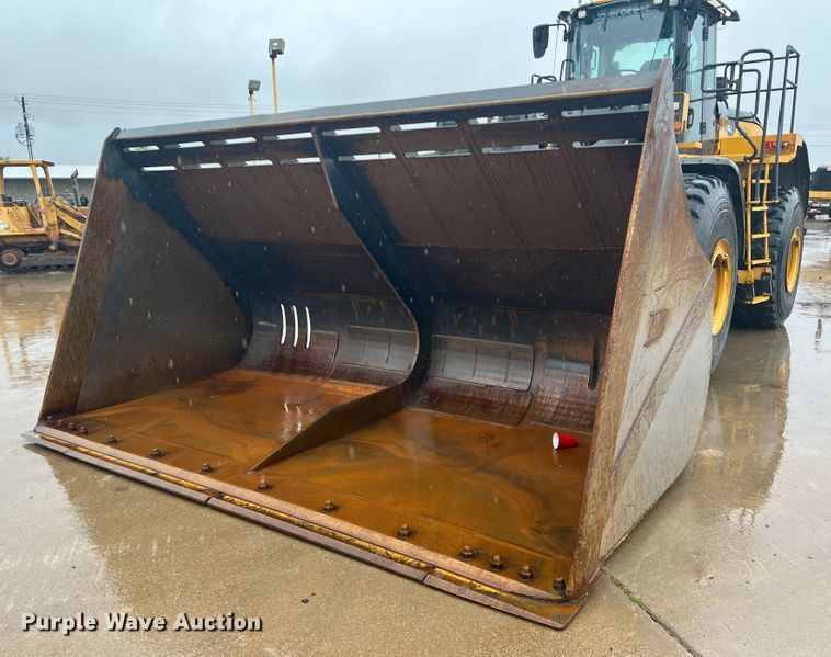 image for item DO8854 2020 John Deere 844L  wheel loader