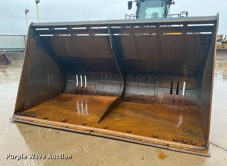 image for item DO8854 2020 John Deere 844L  wheel loader