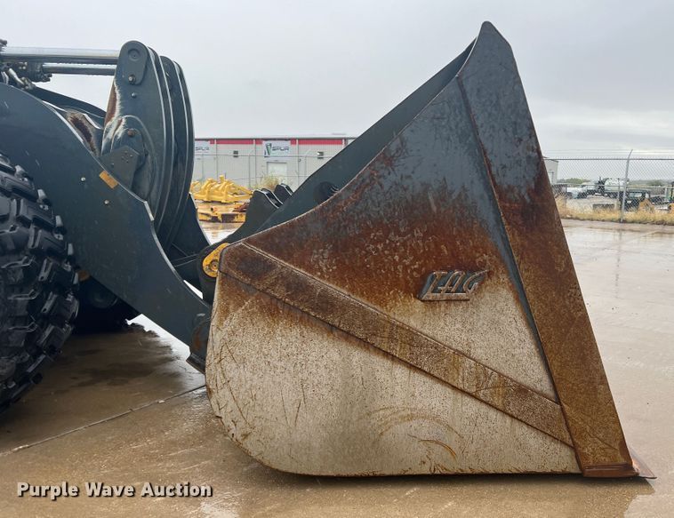 image for item DO8854 2020 John Deere 844L  wheel loader