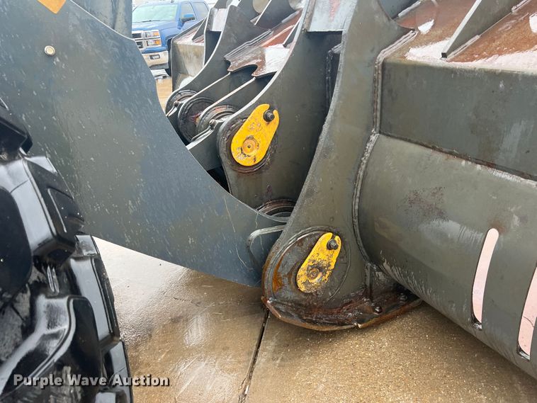 image for item DO8854 2020 John Deere 844L  wheel loader