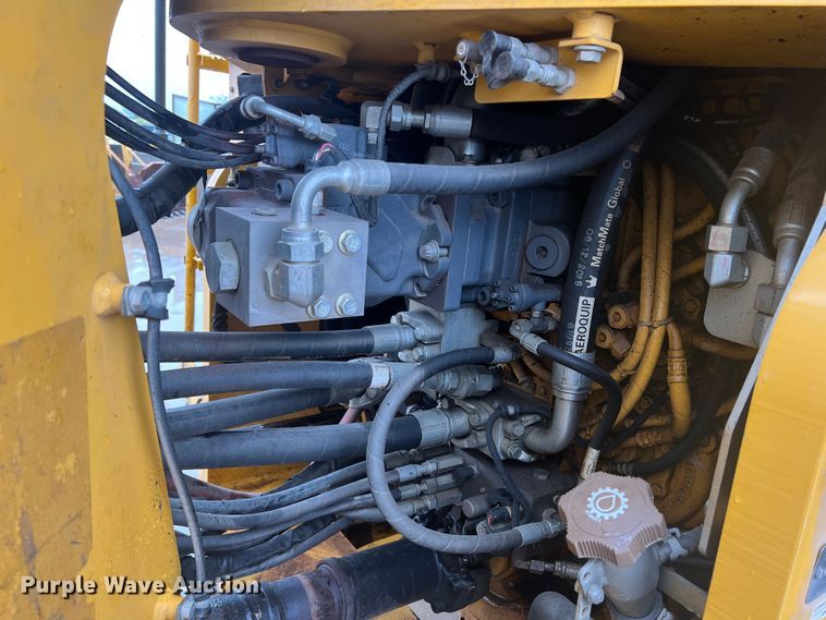 image for item DO8854 2020 John Deere 844L  wheel loader