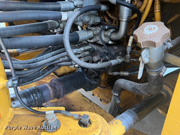 image for item DO8854 2020 John Deere 844L  wheel loader