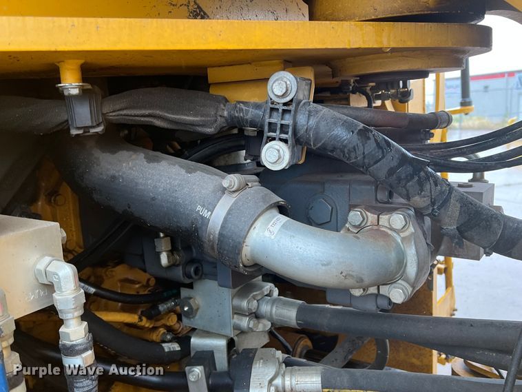 image for item DO8854 2020 John Deere 844L  wheel loader