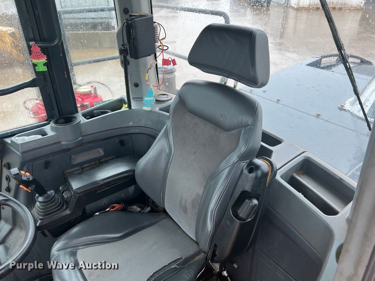 image for item DO8854 2020 John Deere 844L  wheel loader