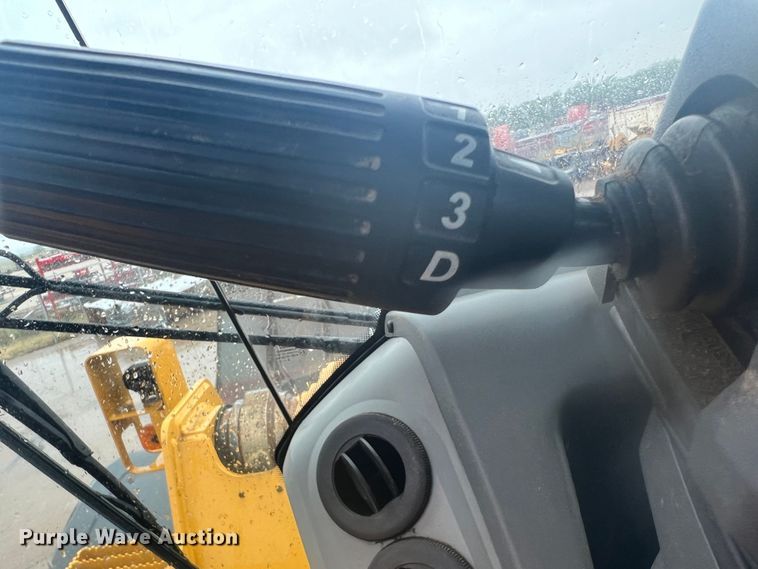 image for item DO8854 2020 John Deere 844L  wheel loader