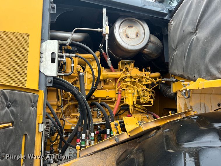 image for item DO8854 2020 John Deere 844L  wheel loader