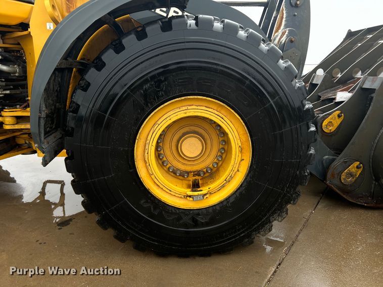 image for item DO8854 2020 John Deere 844L  wheel loader
