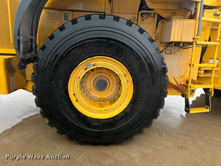 image for item DO8854 2020 John Deere 844L  wheel loader