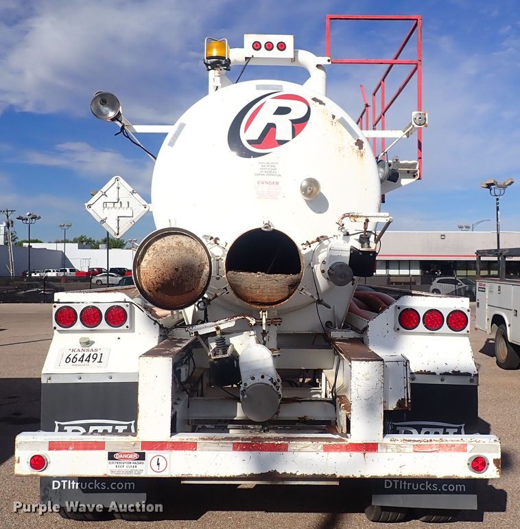 image for item DQ2938 2004 Cusco  tank trailer