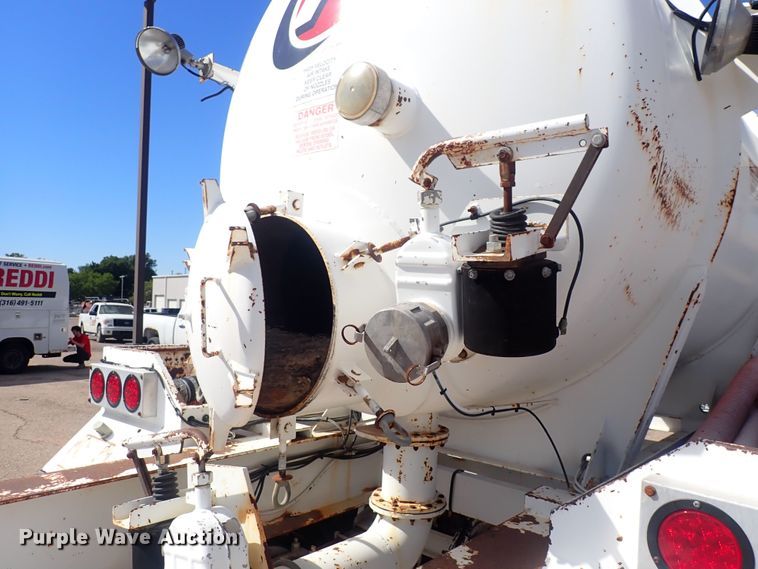 image for item DQ2938 2004 Cusco  tank trailer