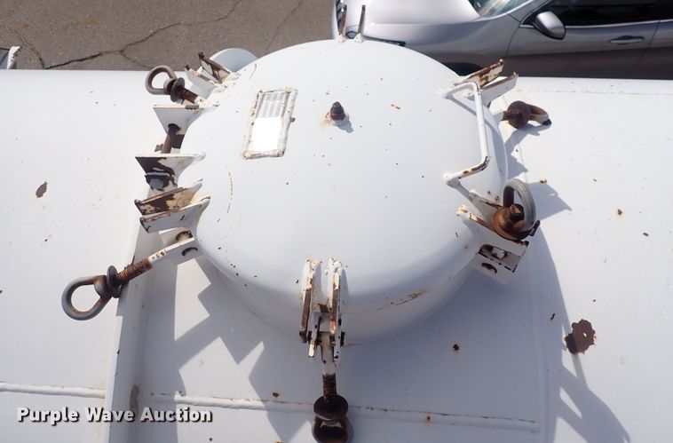 image for item DQ2938 2004 Cusco  tank trailer