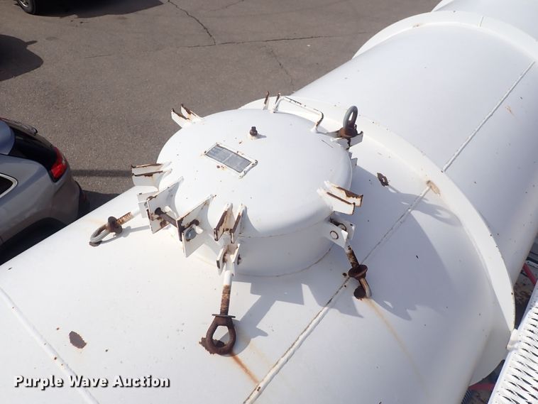 image for item DQ2938 2004 Cusco  tank trailer