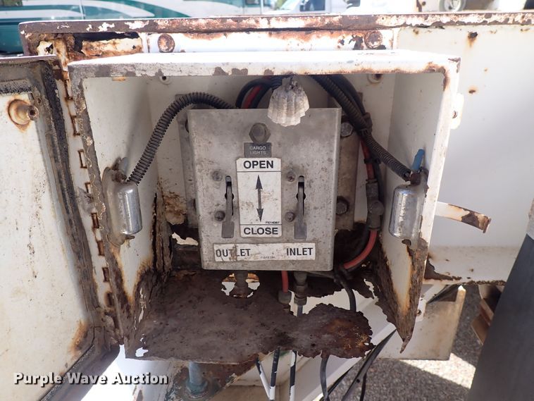 image for item DQ2938 2004 Cusco  tank trailer