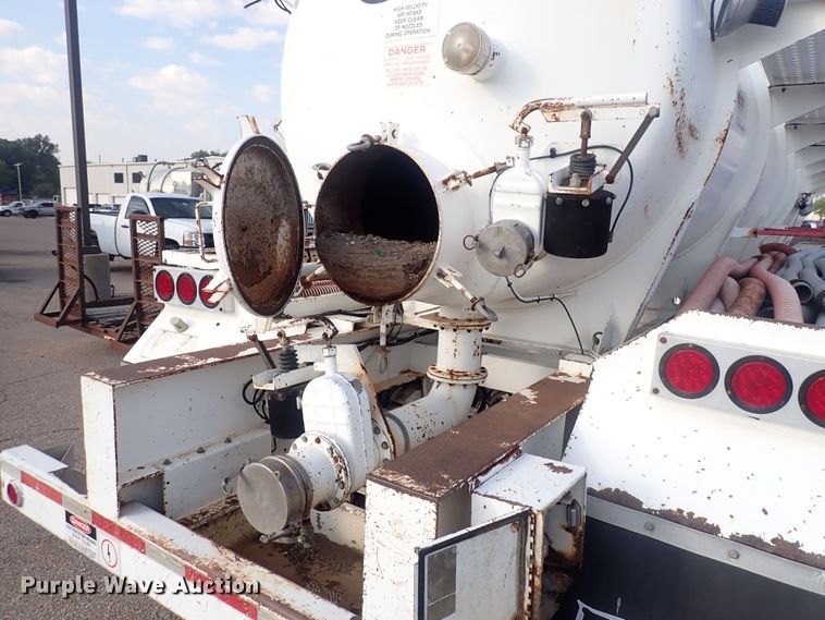 image for item DQ2938 2004 Cusco  tank trailer