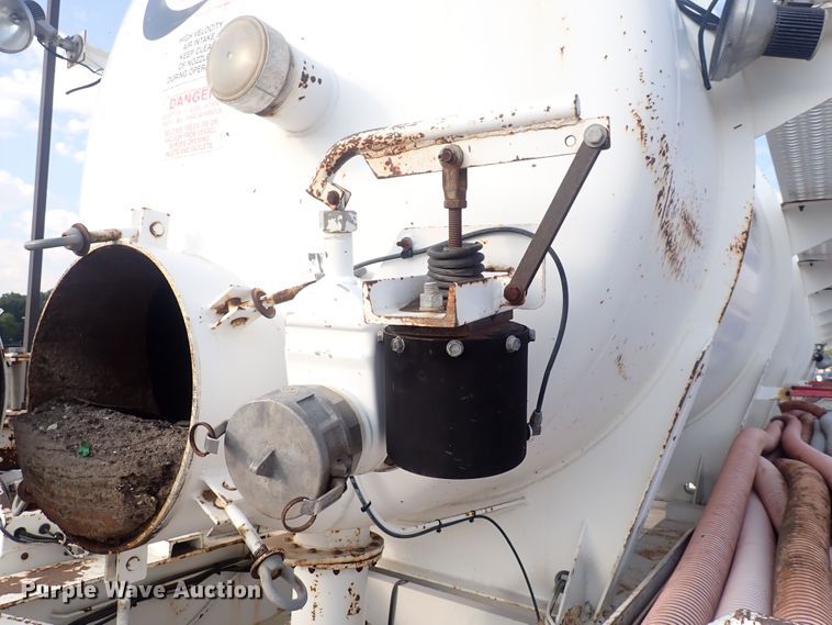 image for item DQ2938 2004 Cusco  tank trailer