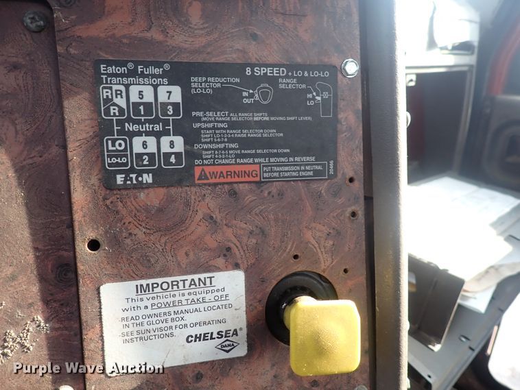 image for item DQ2971 2000 International 5000  vacuum truck