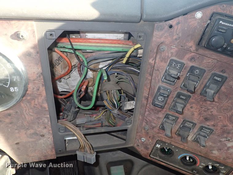 image for item DQ2971 2000 International 5000  vacuum truck