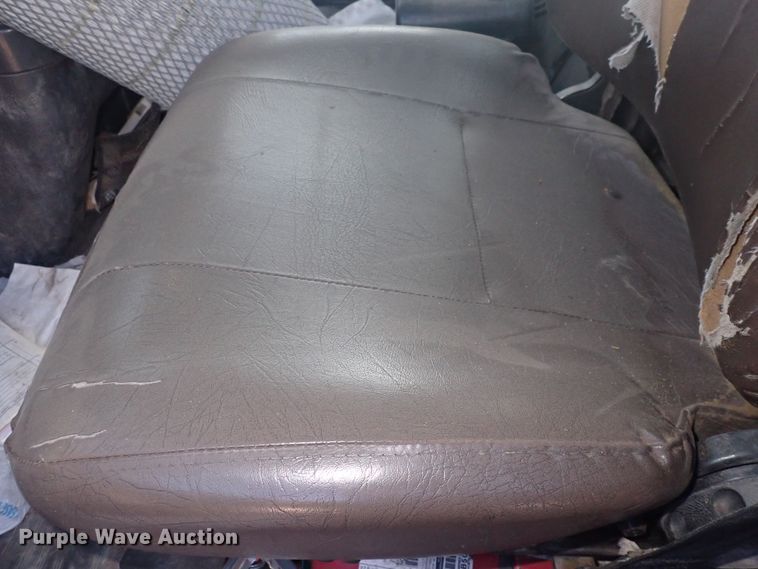 image for item DQ2971 2000 International 5000  vacuum truck