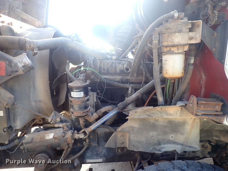 image for item DQ2971 2000 International 5000  vacuum truck