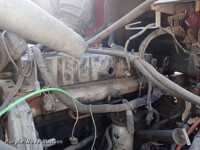 image for item DQ2971 2000 International 5000  vacuum truck