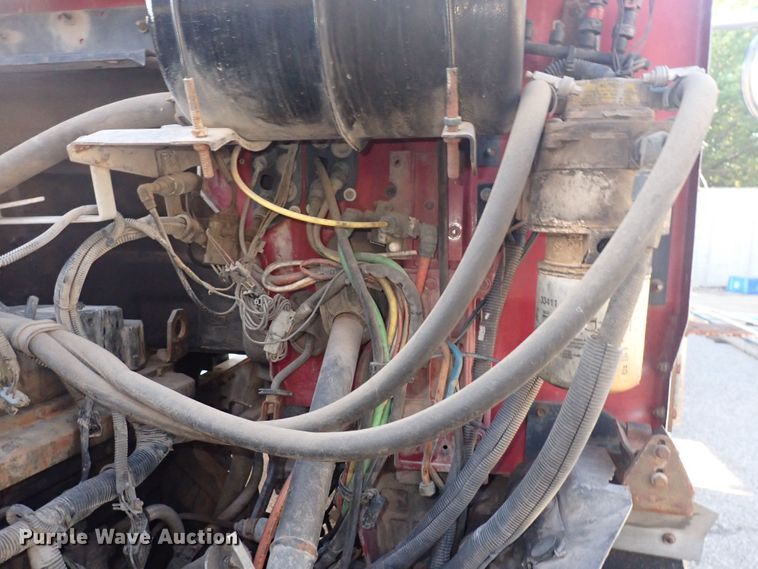 image for item DQ2971 2000 International 5000  vacuum truck