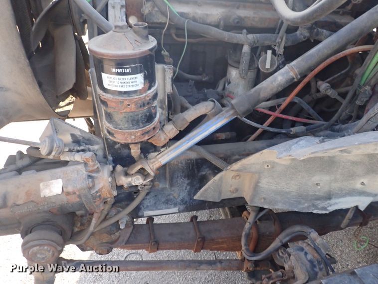 image for item DQ2971 2000 International 5000  vacuum truck