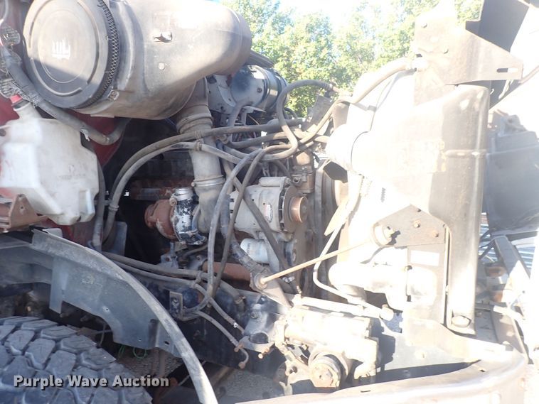 image for item DQ2971 2000 International 5000  vacuum truck