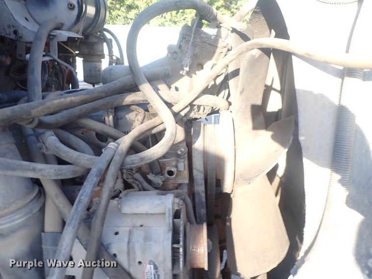 image for item DQ2971 2000 International 5000  vacuum truck