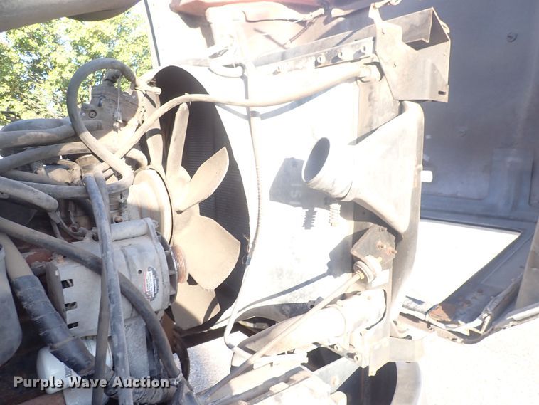 image for item DQ2971 2000 International 5000  vacuum truck