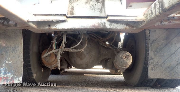 image for item DQ2971 2000 International 5000  vacuum truck