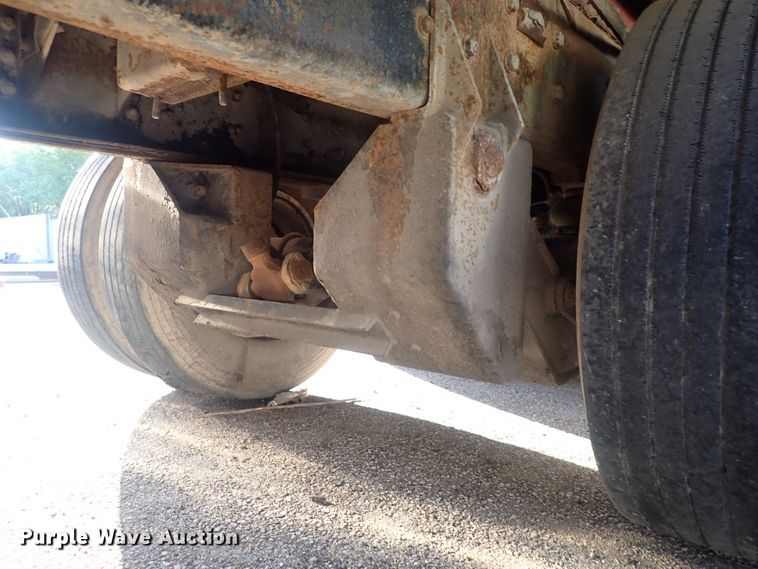 image for item DQ2971 2000 International 5000  vacuum truck