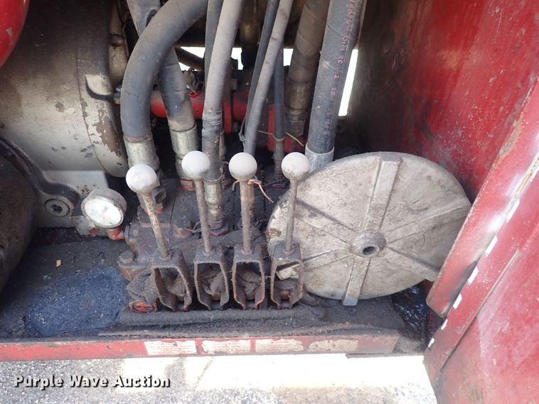 image for item DQ2971 2000 International 5000  vacuum truck