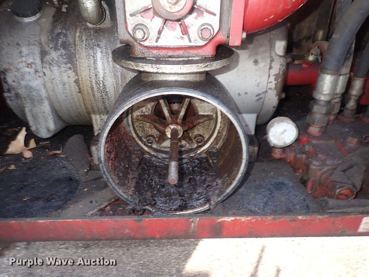 image for item DQ2971 2000 International 5000  vacuum truck