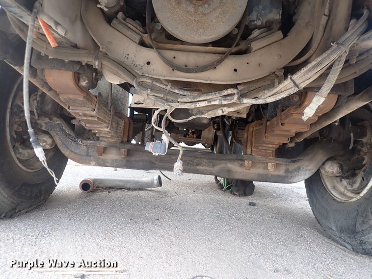 image for item DQ2971 2000 International 5000  vacuum truck