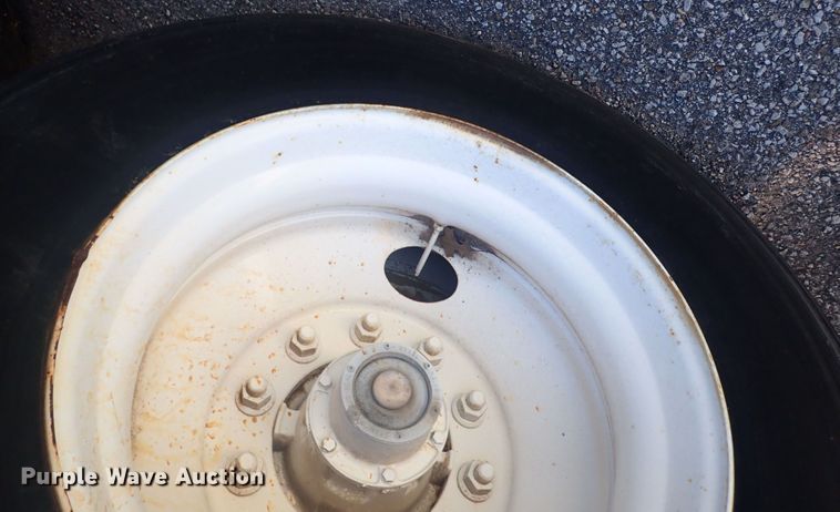 image for item DQ2971 2000 International 5000  vacuum truck