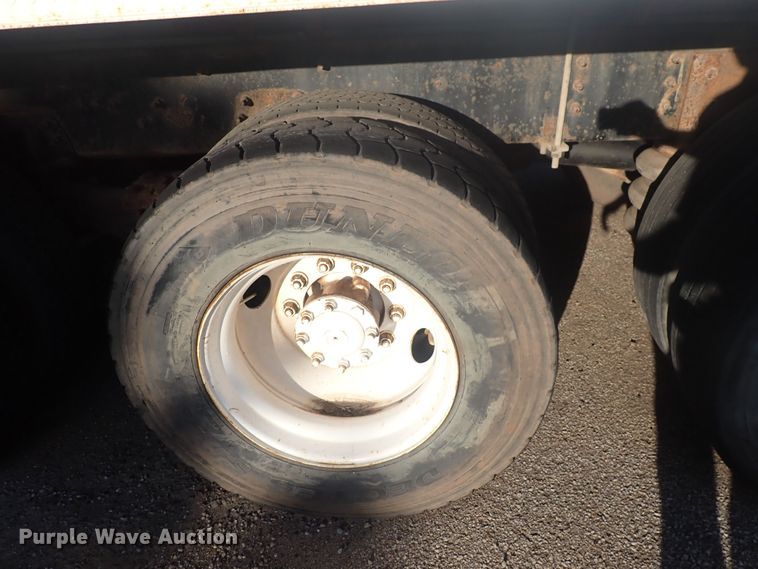 image for item DQ2971 2000 International 5000  vacuum truck