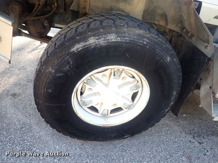 image for item DQ2971 2000 International 5000  vacuum truck