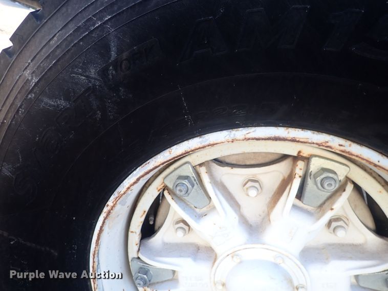 image for item DQ2971 2000 International 5000  vacuum truck