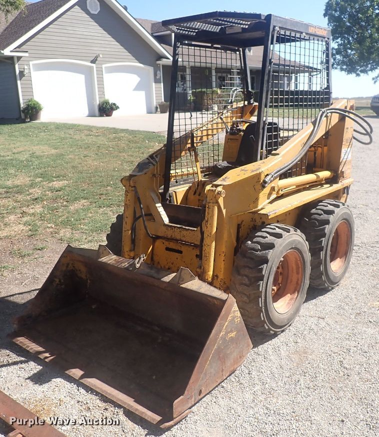 image for item DQ3012 1974 Case 1830  skid steer loader