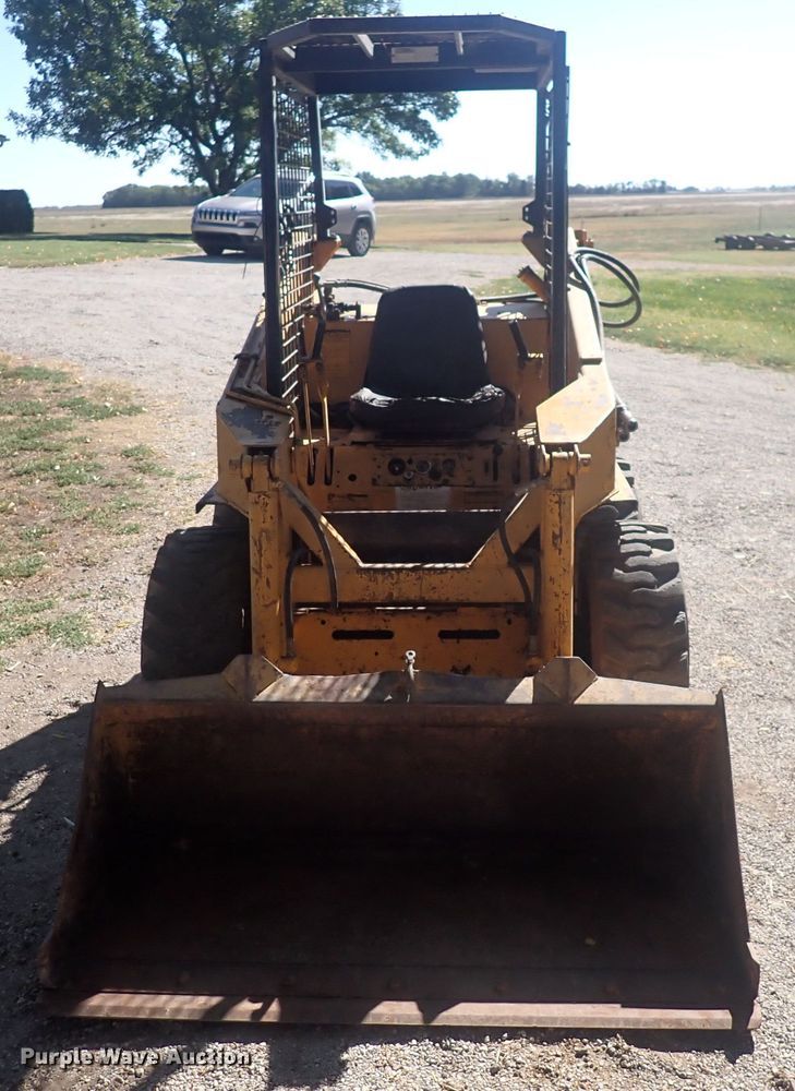 image for item DQ3012 1974 Case 1830  skid steer loader